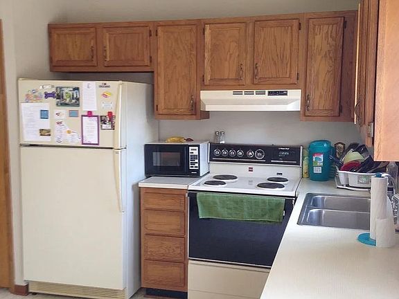 2nd image of 1664 Woodlake Cir