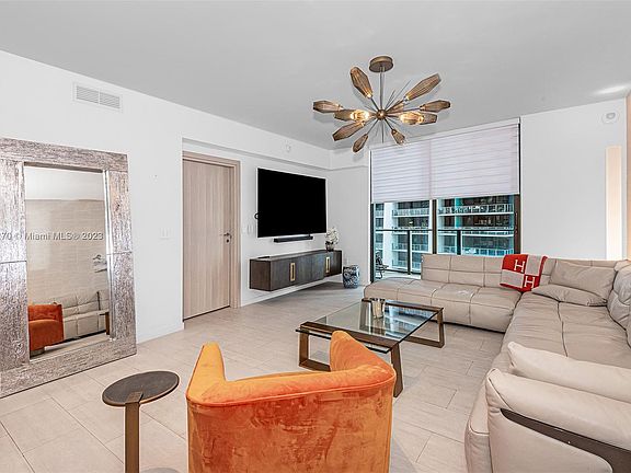 4th image of 1000 SE Brickell Plz #2303