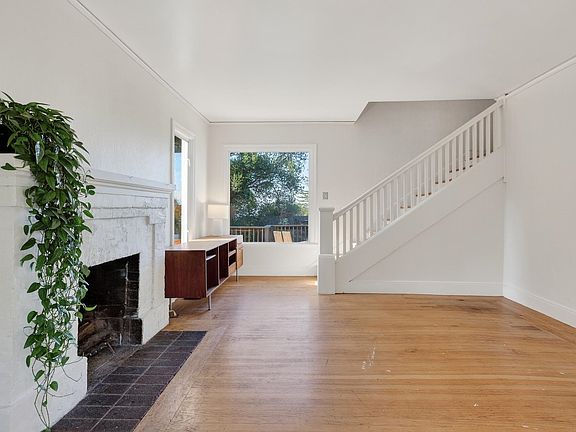 4th image of 1106 Cragmont Ave