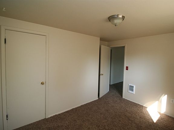 5th image of 1712 W Gardner Ave