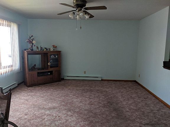 FIRST FLOOR LIVING ROOM