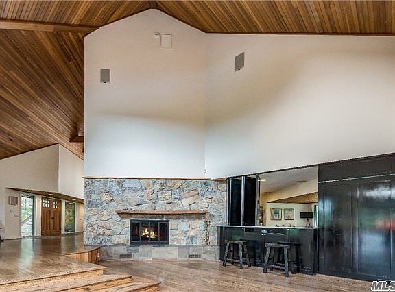 4th image of 17 White Oak Ln