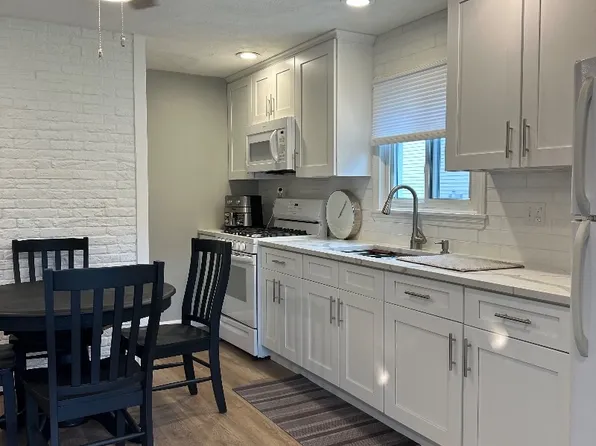 77 W Eagle St APT 1, Boston, MA 02128