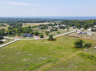 W5246 Campbell Dr, Hilbert, WI 54129