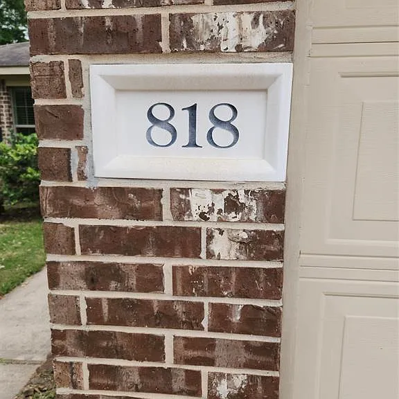 818 Lightningbug Ln — Photo 1