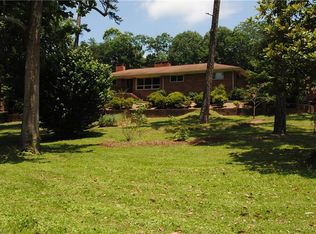 3604 Lakeshore Dr, High Point, NC 27265