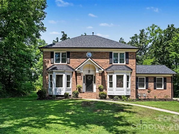 1613 Dennbriar Dr NW, Concord, NC 28027