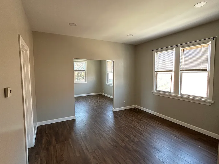 263 E 22nd St #2 — Photo 1