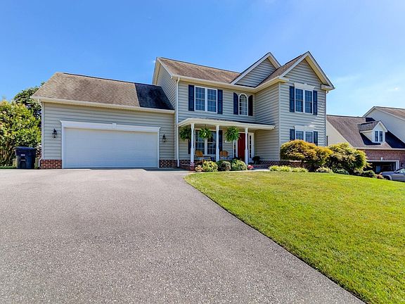 2nd image of 1806 High Gate Ln