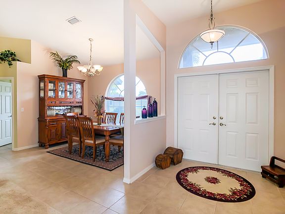 3rd image of 2530 SW 13th Ave