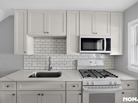 2nd image of 2229 Redthorn Rd