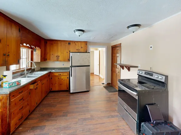 20 Hillside Rd, Springfield, VT 05156