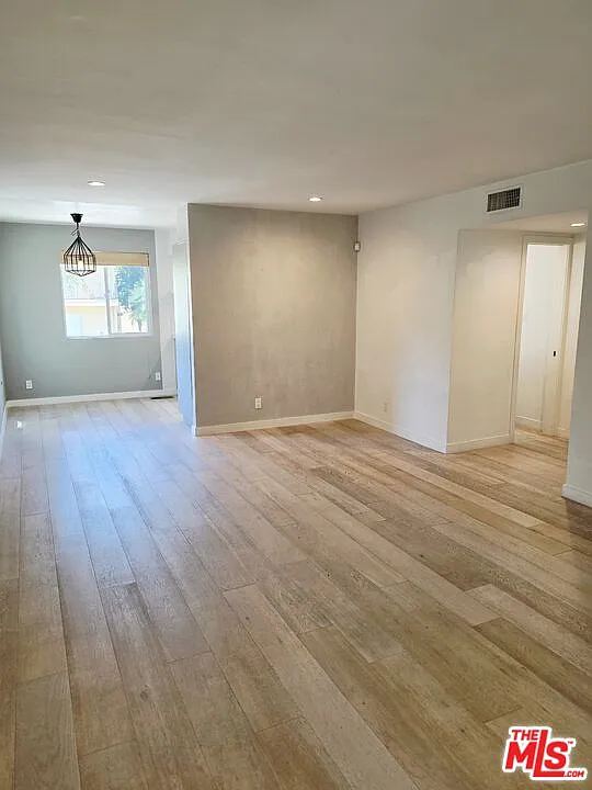 2 bed, 1.5 bath, 1140 sqft, $6,750 — Photo 4