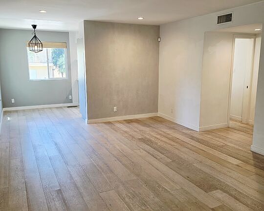 4th image of 11754 Darlington Ave