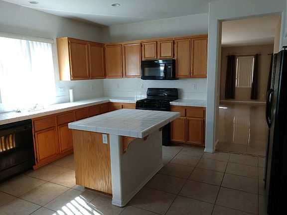 5th image of 22206 Empress St