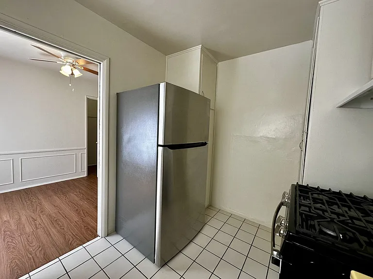 1116 N Louise St — Photo 12