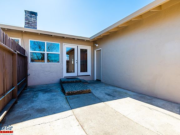 3rd image of 4006 Bismarck Dr