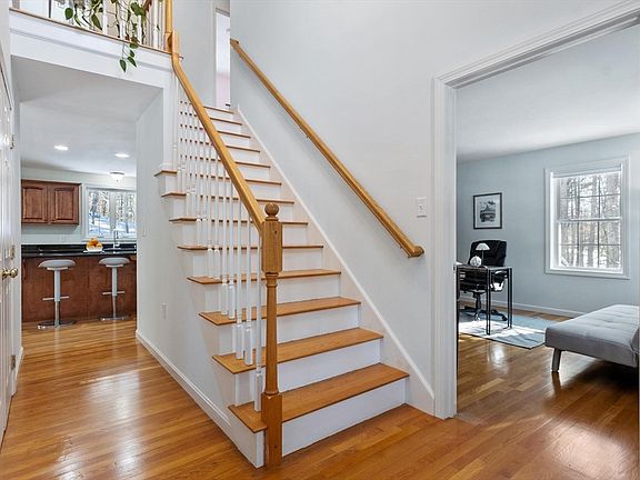 4th image of 309 Reservoir Rd