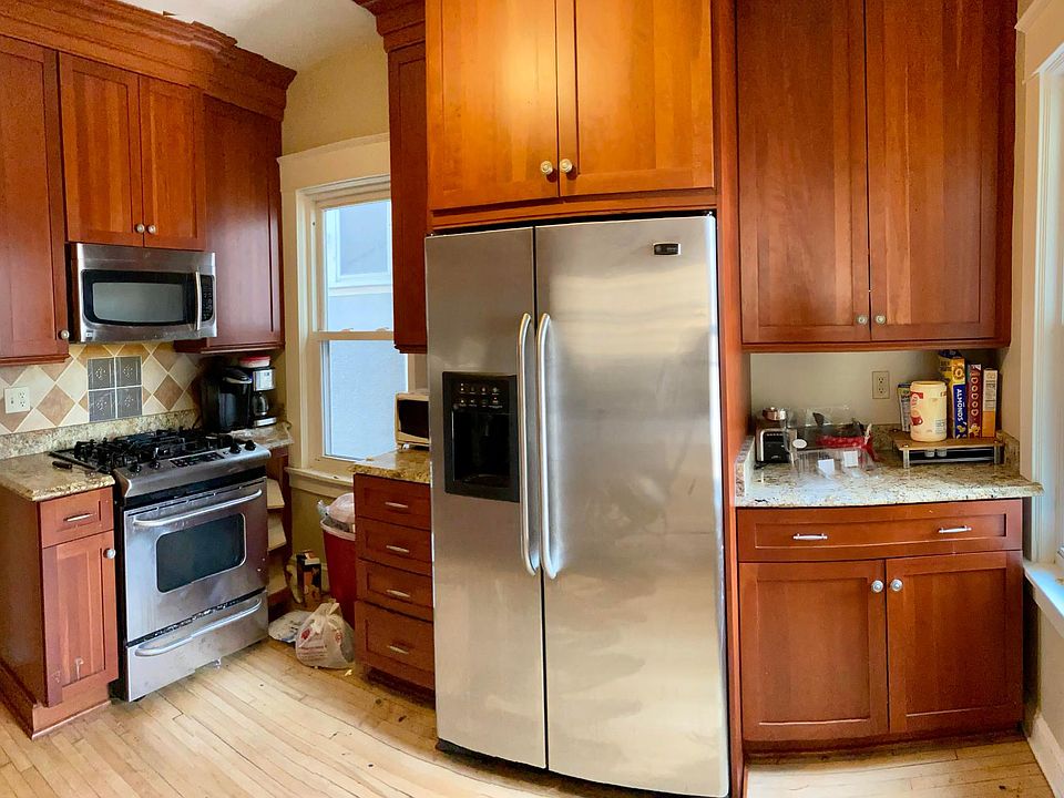 1st image of 2109 E Kenwood Blvd