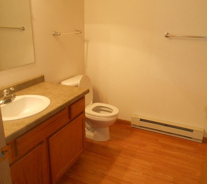 2nd image of 1507 Aspen Dr NE