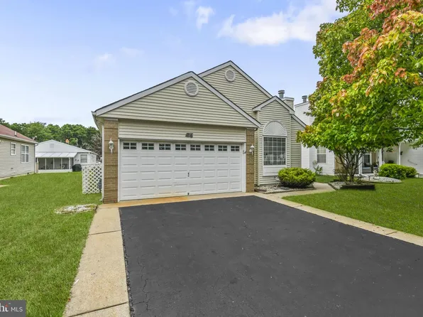 34 Winterton Dr, Toms River, NJ 08757