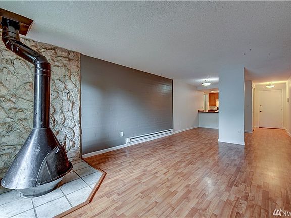 3rd image of 14620 NE 31st St #301