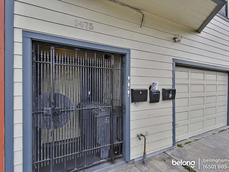 1475 Hawes St #B — Photo 6