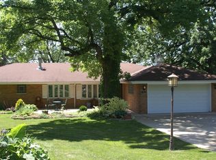 5314 Riverview Dr, Lisle, IL