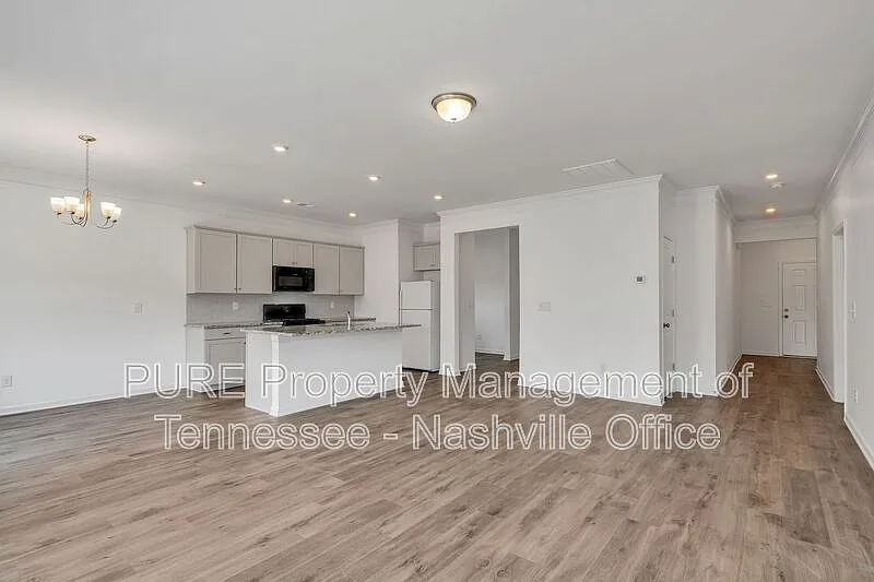 3 bed, 2.0 bath, 1535 sqft, $2,099 — Photo 3