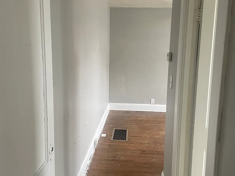 54 Lynwood Ave #1 — Photo 5