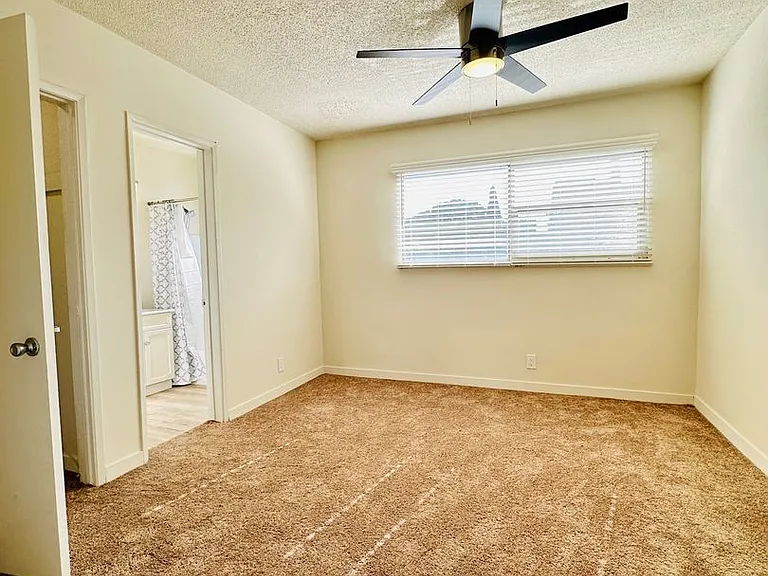 10300 National Blvd — Photo 21