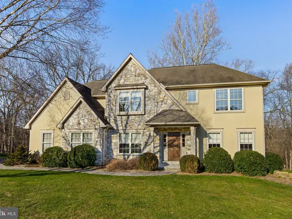 121 Swedesford Ln, Millersville, PA 17551