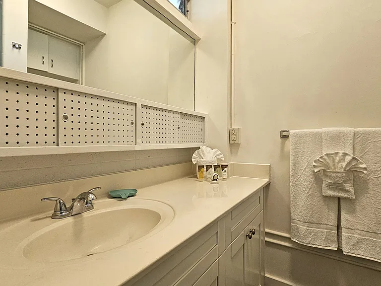 432 N?m?hana St #303 — Photo 4