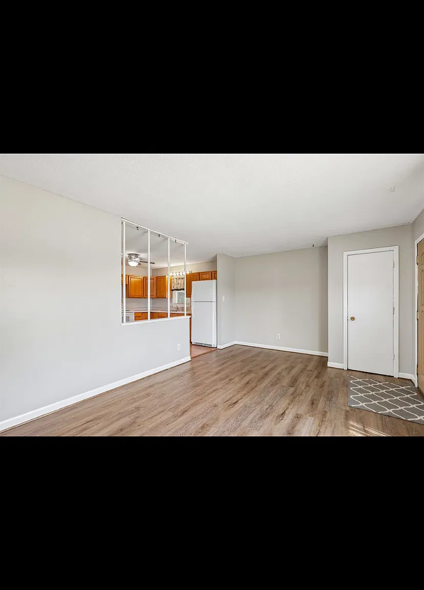 3 bed, 864 sqft, $1,200 — Photo 4