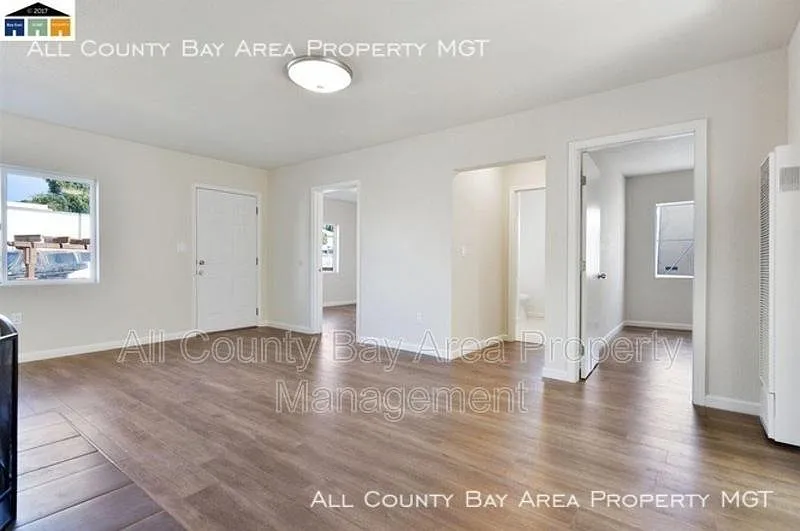 2462 Taylor Ave #B
