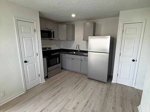 4th image of 7023 W Newell St