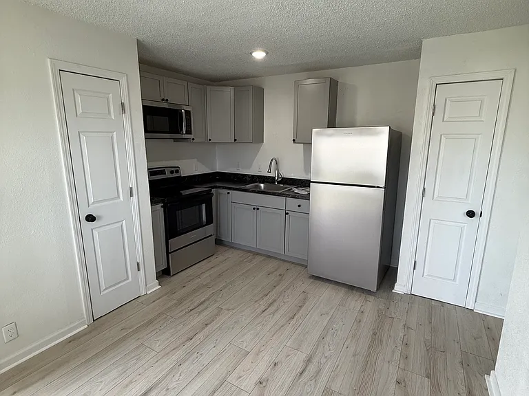 7023 W Newell St — Photo 4