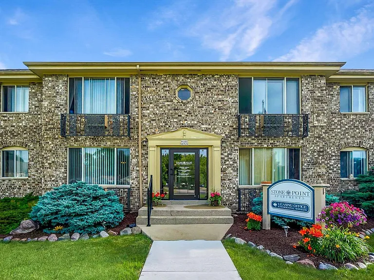 Stone Point Apartments Leasing Office Exterior