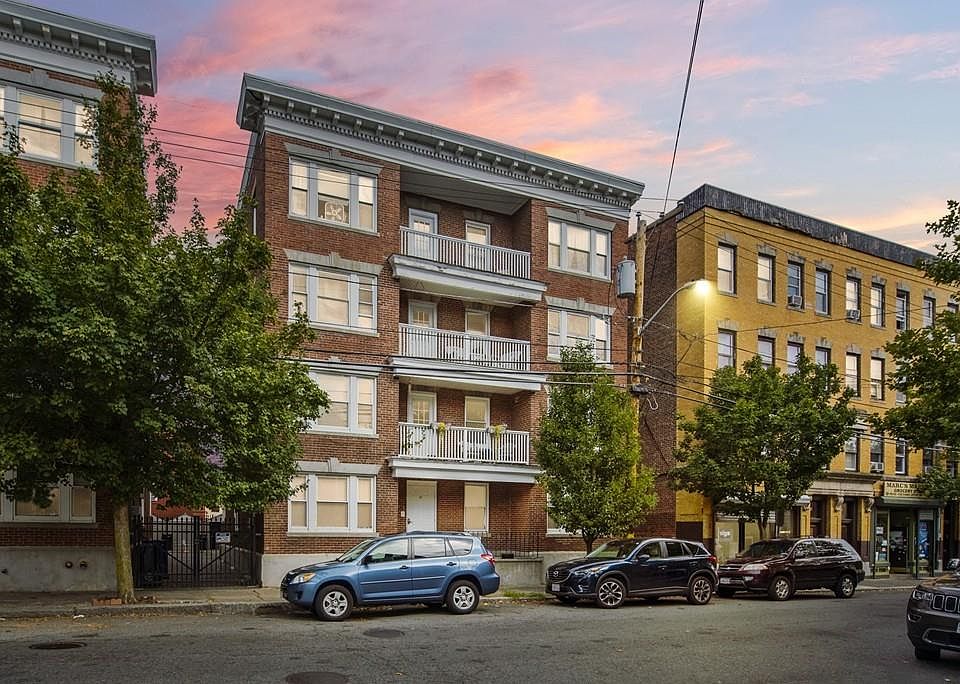1st image of 41.5 Harbor St #1