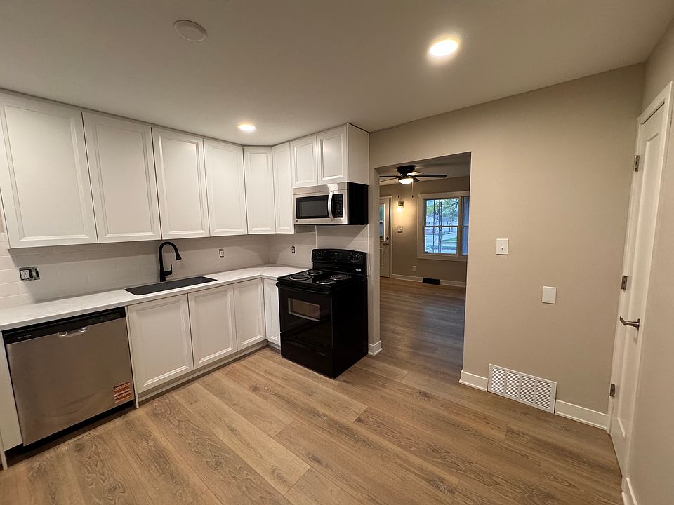 1st image of 7215 Douglas Ave #7215