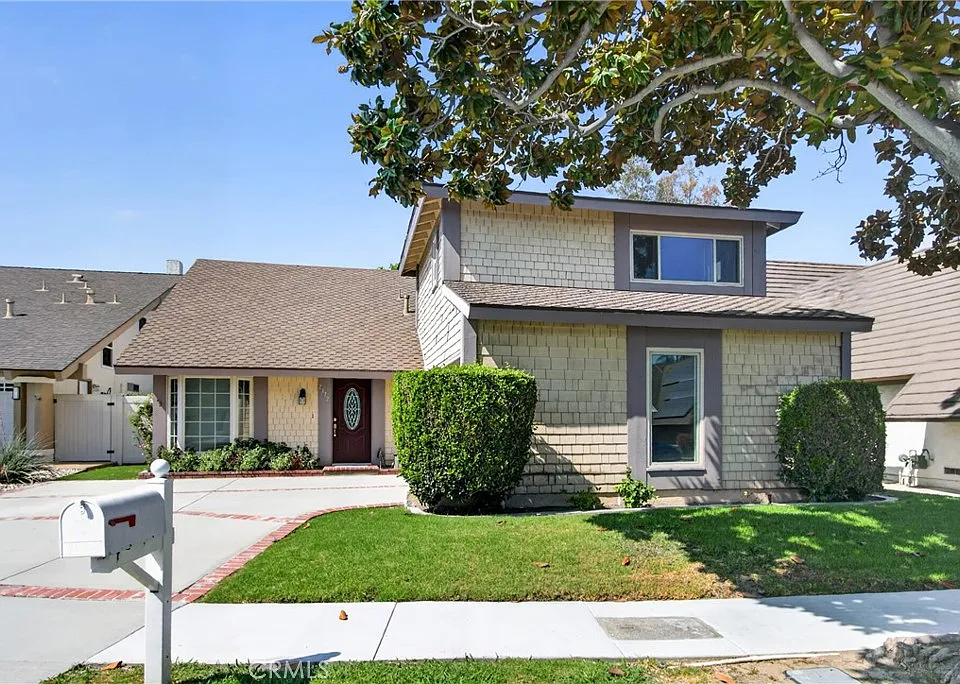 2372 Apple Tree Dr