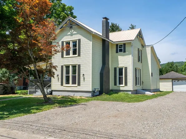 22 Chase St, Avoca, NY 14809