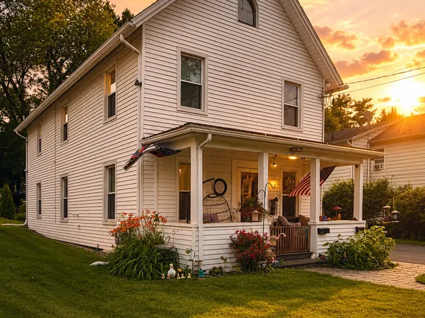 18 W Center St, Southington, CT 06489