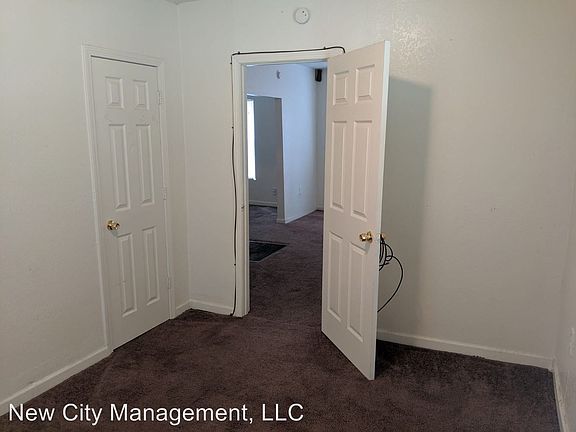 3rd image of 5525 S Benton Ave