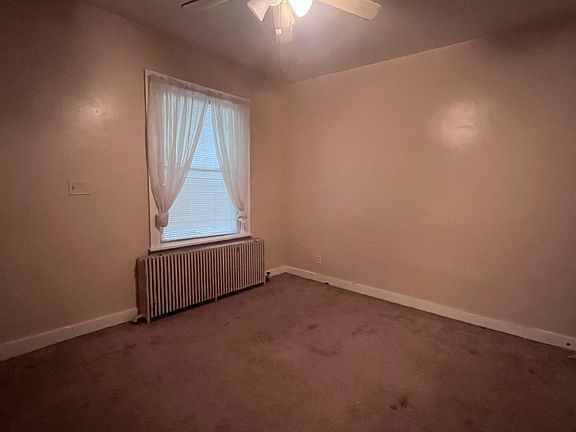 4th image of 176 Washington Ave #A