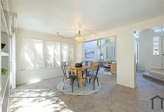 5 bed, 2189 sqft, $4,400 — Photo 4