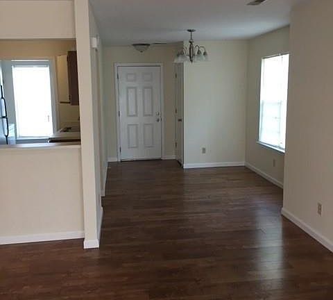 5th image of 814 Selwyn Oaks Ct