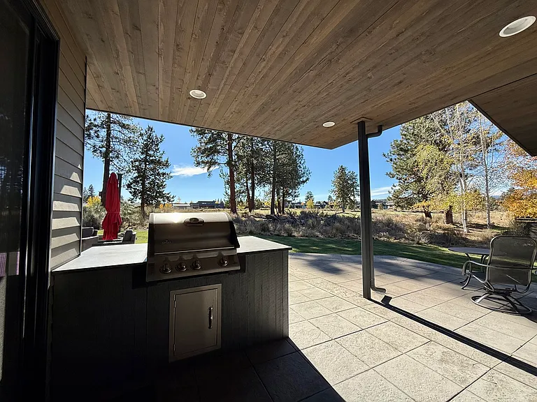61557 Hosmer Lake Dr — Photo 35