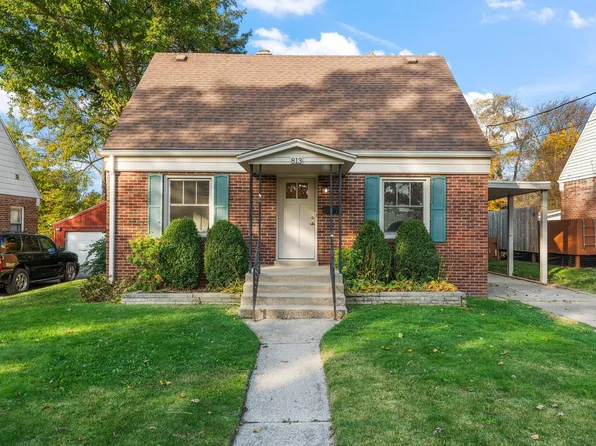 813 Academy St, Valparaiso, IN 46383