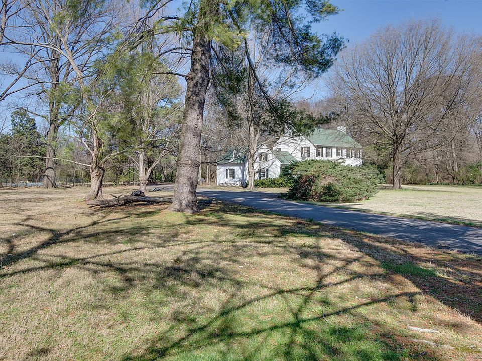 2nd image of 790 Norwood Dr